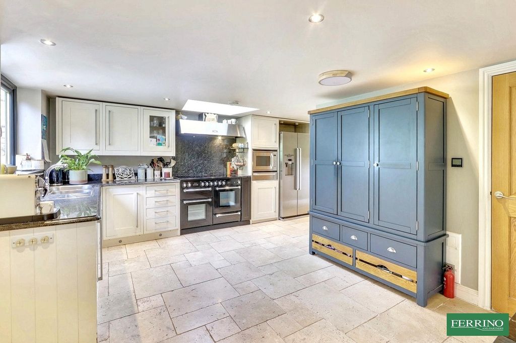 Property photo 3 of 38 Kitchen Breakfast Room