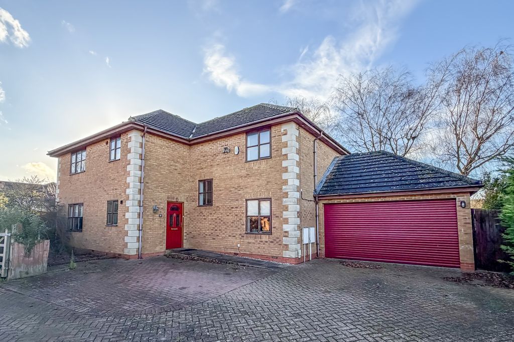 Property photo 1 of 24 Front