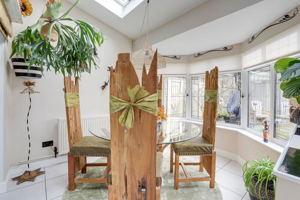 Property photo 3 of 27