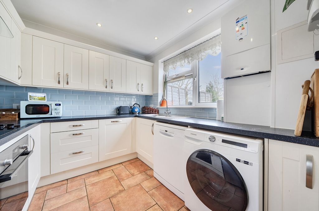 Property photo 3 of 16 1424142-3-69Af075...