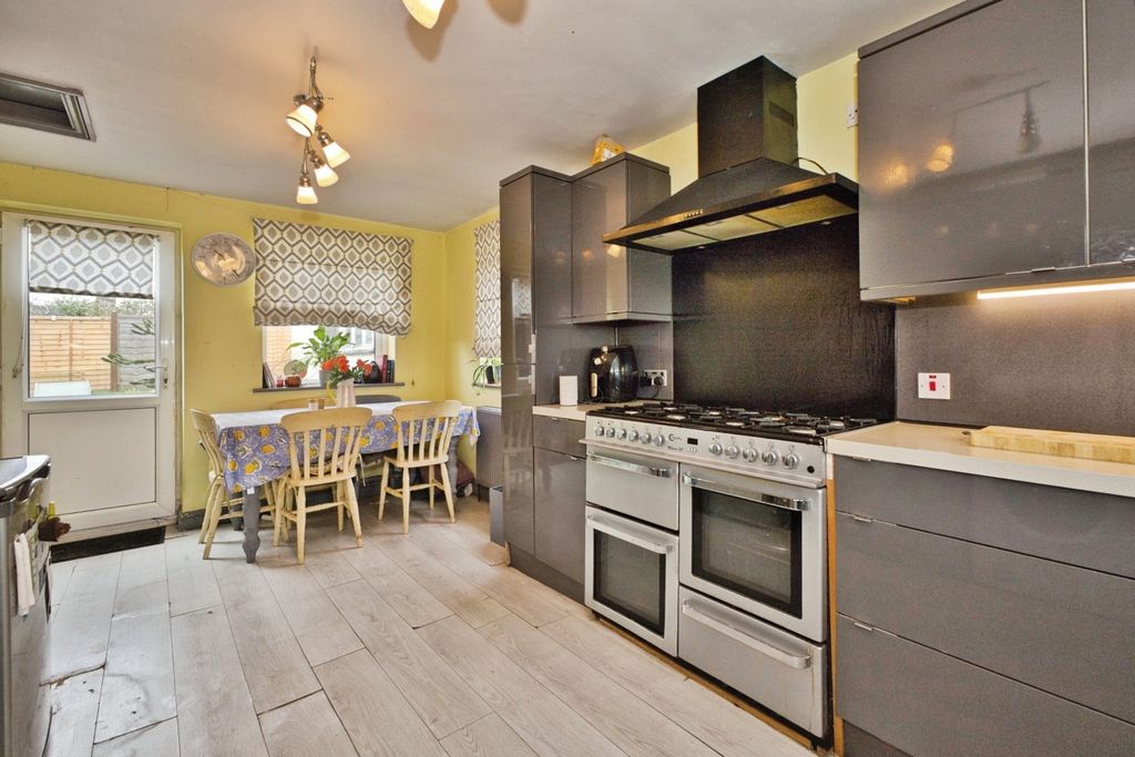 Property photo 3 of 14 Pbox-Img.Jpg