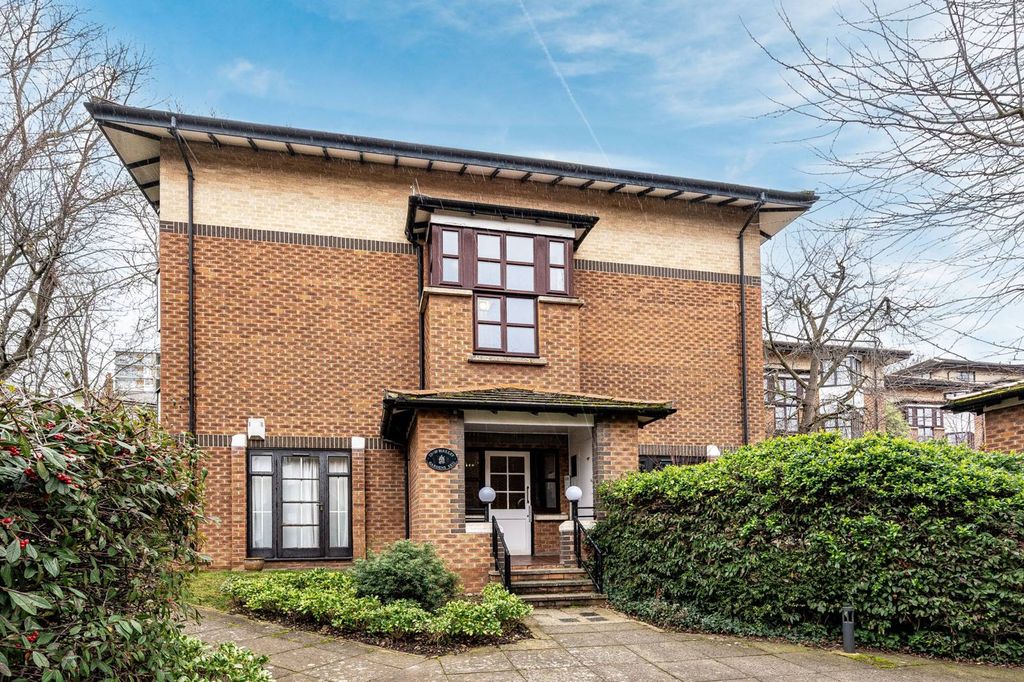 Property photo 2 of 11