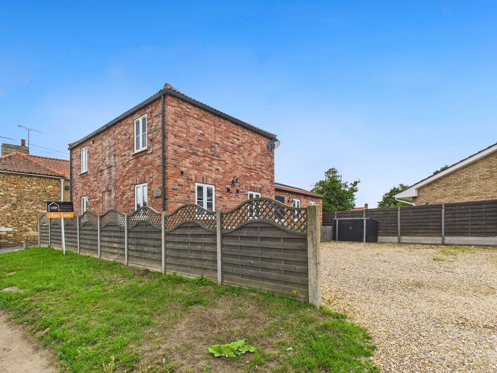 Property photo 3 of 25