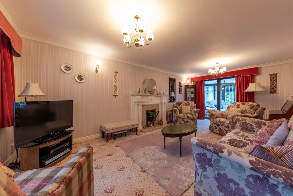 Property photo 2 of 18