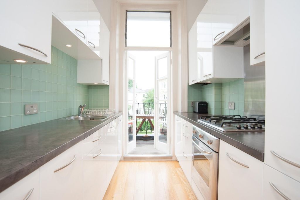 Property photo 2 of 8