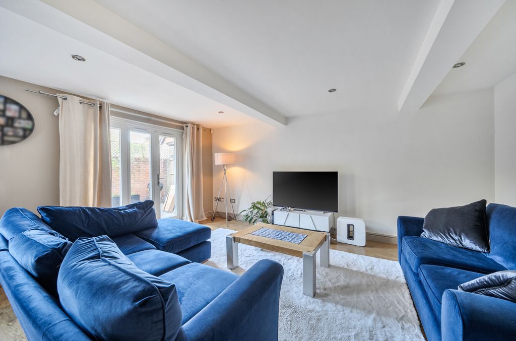 Property photo 2 of 16 1438714-27-69d68c...