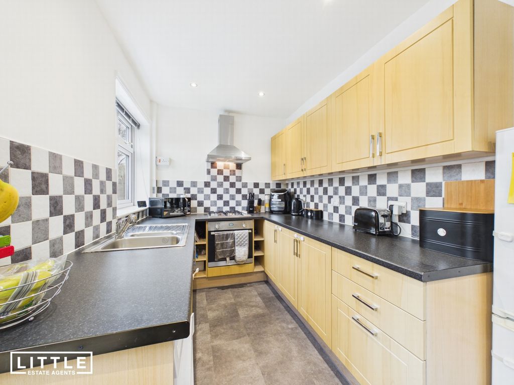 Property photo 3 of 24 Photo 12