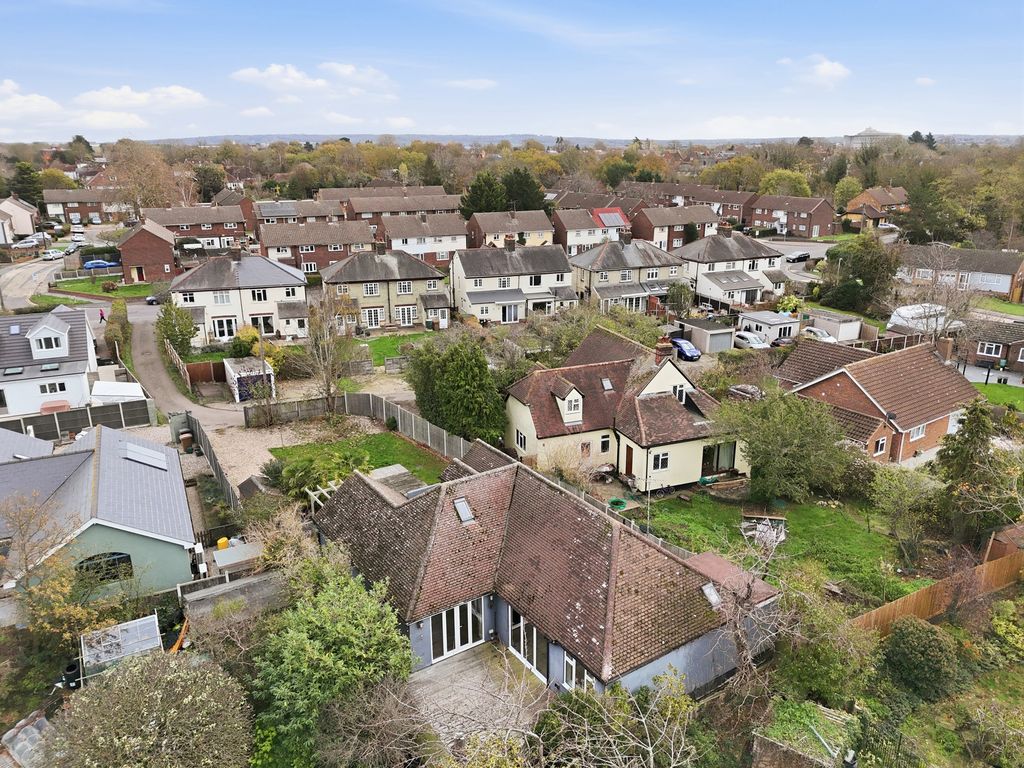 Property photo 2 of 25