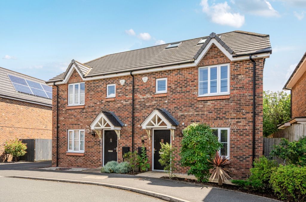 Property photo 1 of 19 Ewemove Knaresborough House Front
