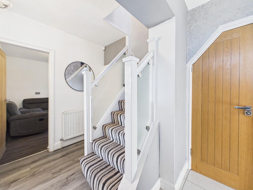 Property photo 2 of 21 Cam04899G0-Pr0302-Still008.Jpg