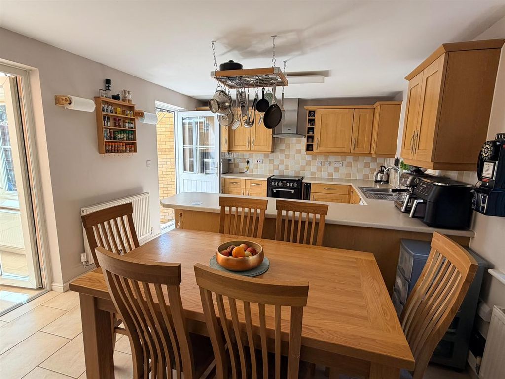 Property photo 3 of 17 Kitchen/Dinning Room