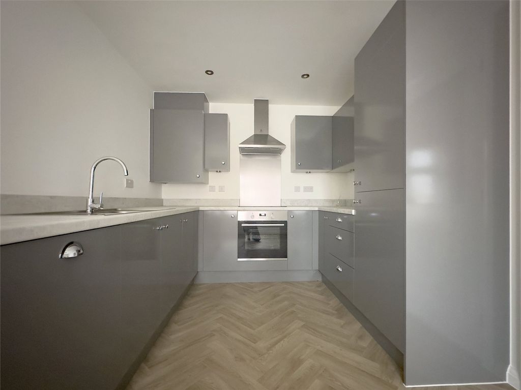 Property photo 2 of 14 Kitchen