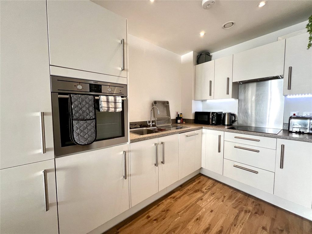 Property photo 3 of 14 Kitchen