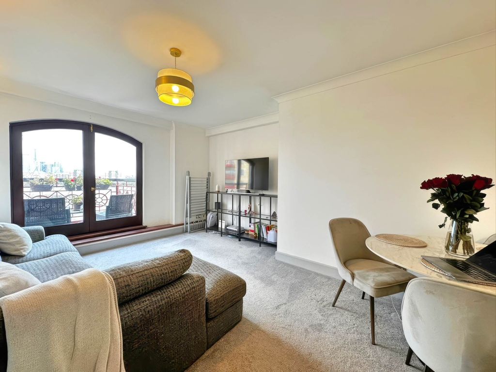 Property photo 2 of 23