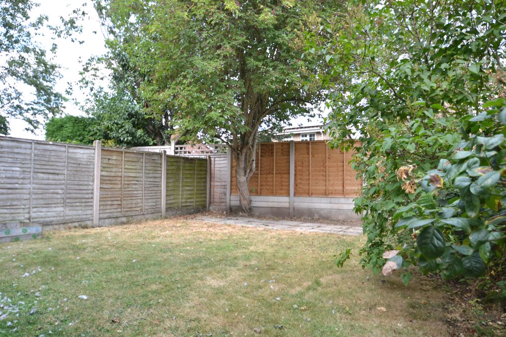 Property photo 2 of 11 Garden