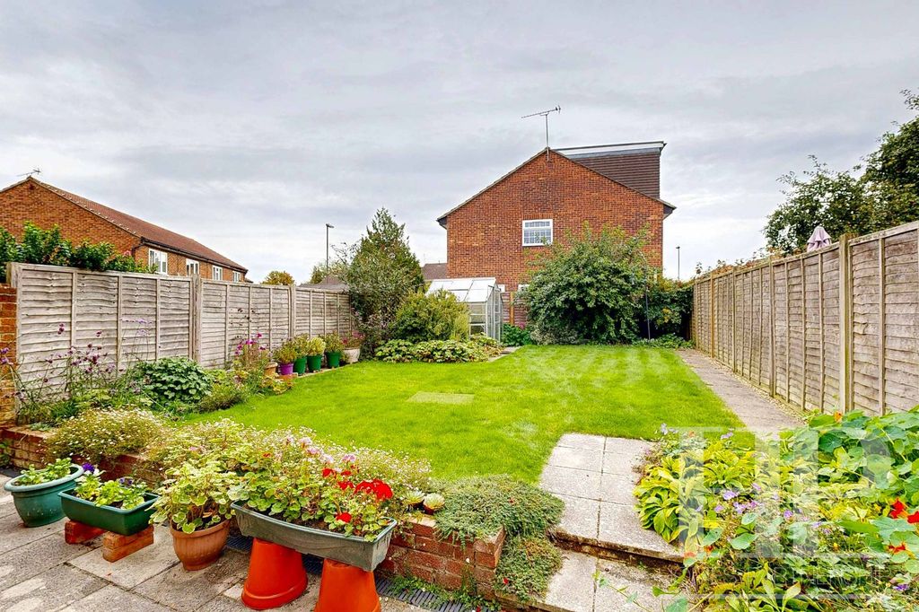 Property photo 2 of 18