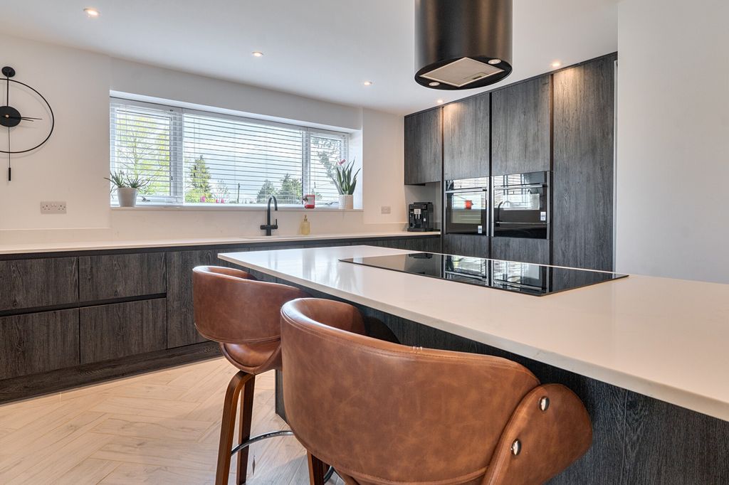 Property photo 3 of 36