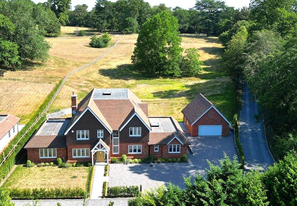 Property photo 1 of 19
