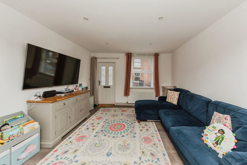 Property photo 2 of 20 Pbox-Img.Jpg