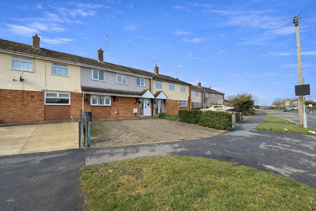 Property photo 2 of 9