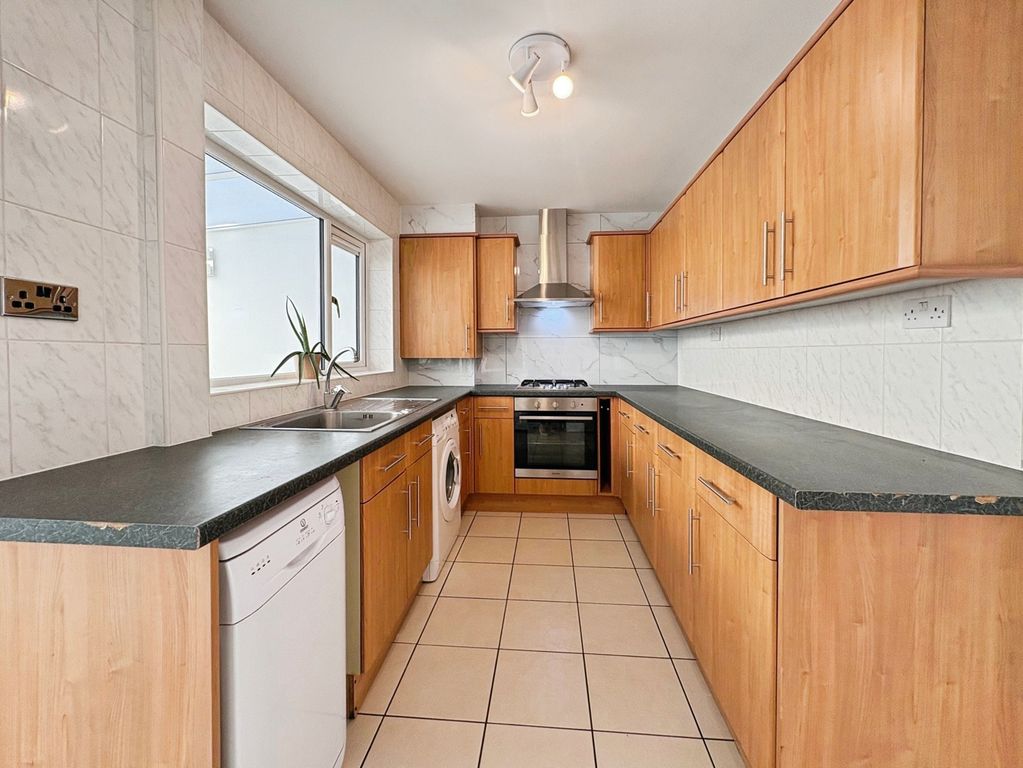 Property photo 3 of 18 Pbox-Img.Jpg