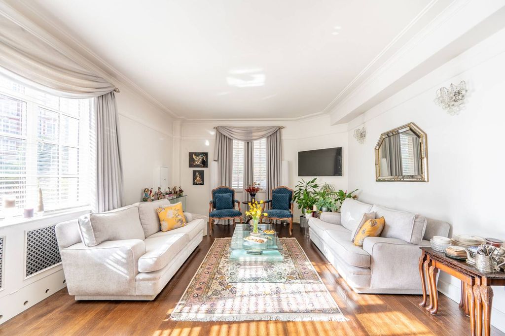 Property photo 3 of 11