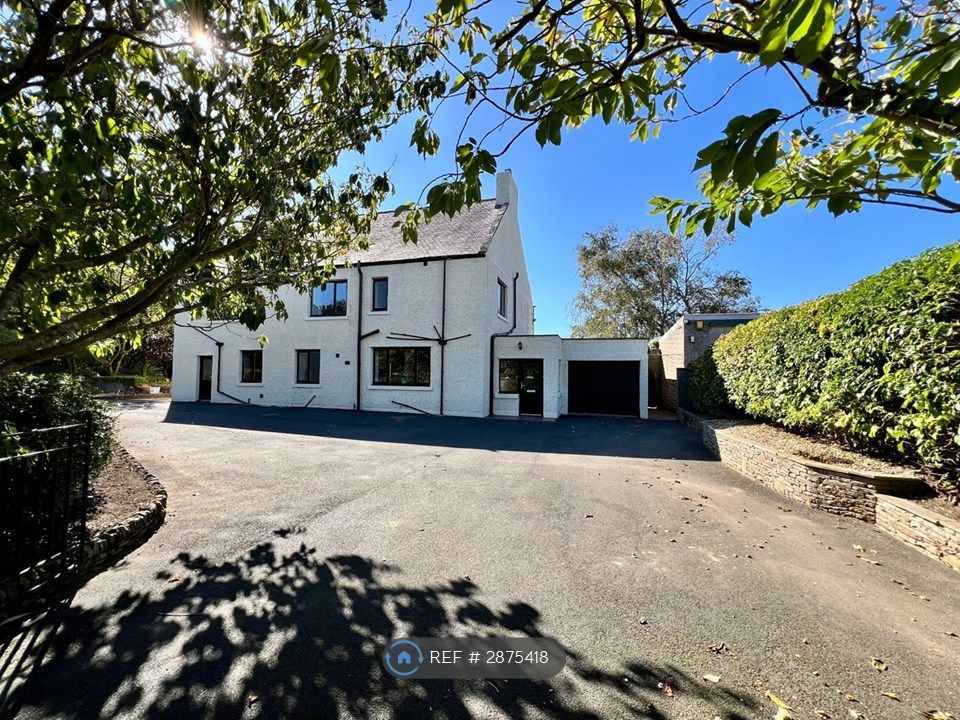 Property photo 3 of 20 Driveway