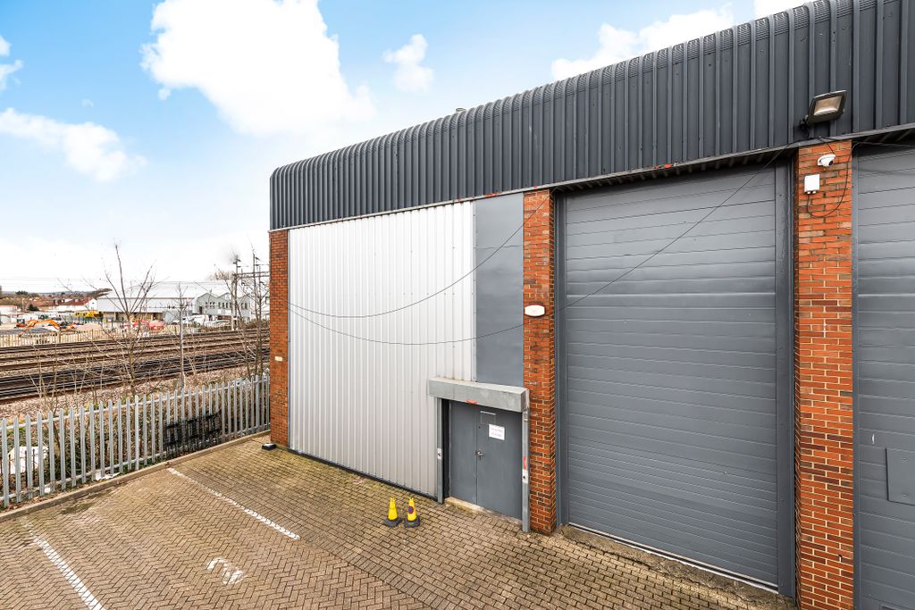 Property photo 2 of 7 697189 6.Jpg