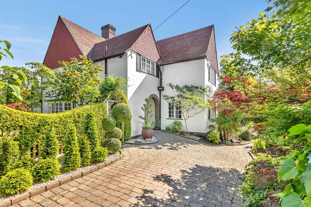 Property photo 2 of 18