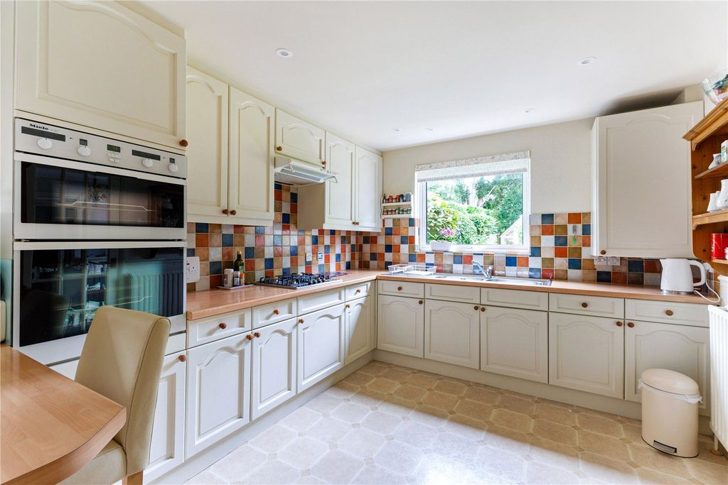 Property photo 3 of 21 Kitchen