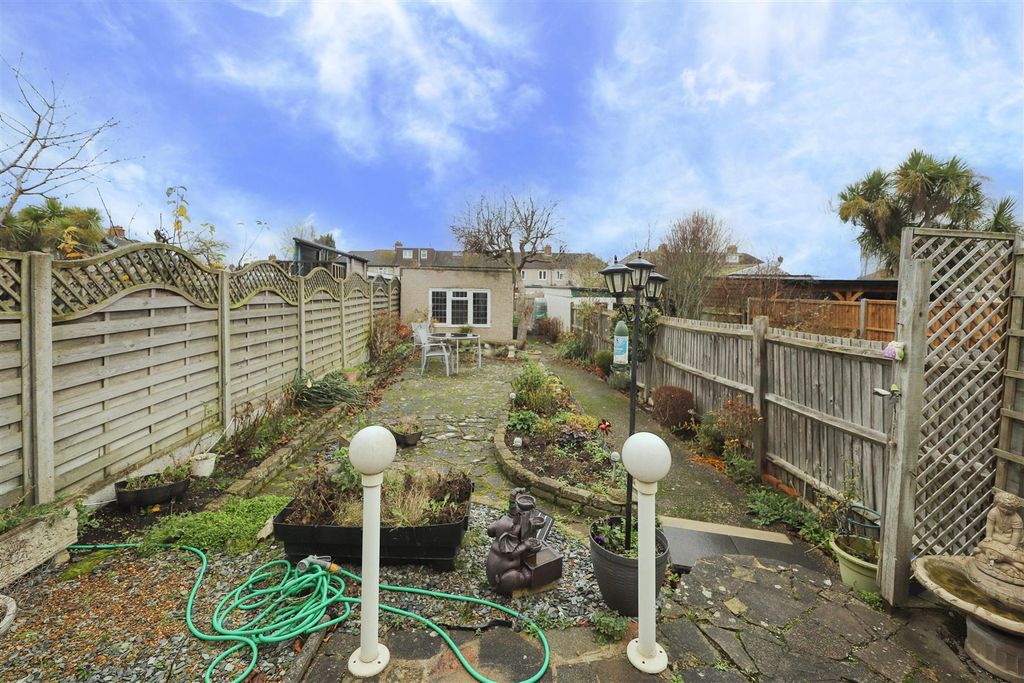 Property photo 3 of 14