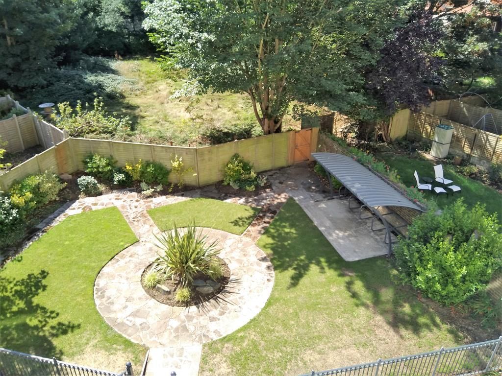 Property photo 2 of 9