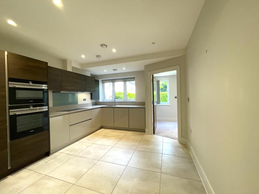 Property photo 2 of 9 79Ab2Fc9-Ef1E-43A6-A777-8Da1Bb59124d.Jpg