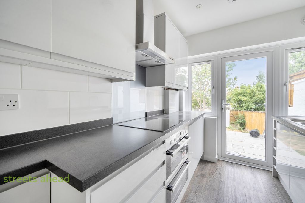 Property photo 2 of 14 Ddce26c1-061E-47d...