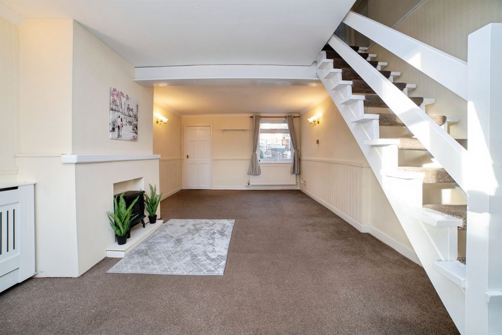 Property photo 2 of 23