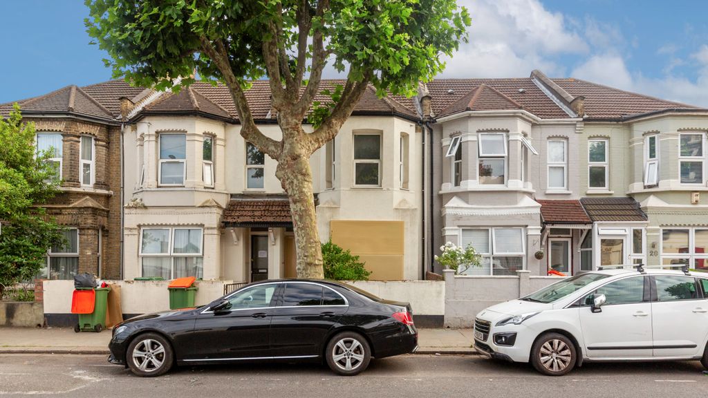 Property photo 1 of 16 24 Central Park Road, East Ham, London, E6 3Dy