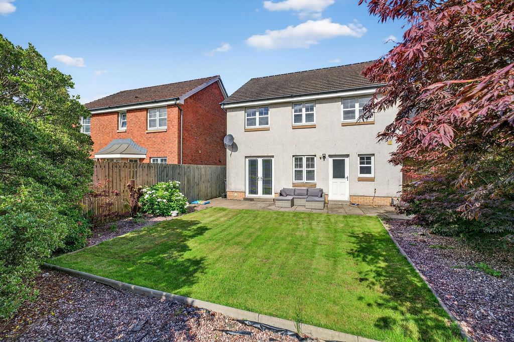 Property photo 2 of 34