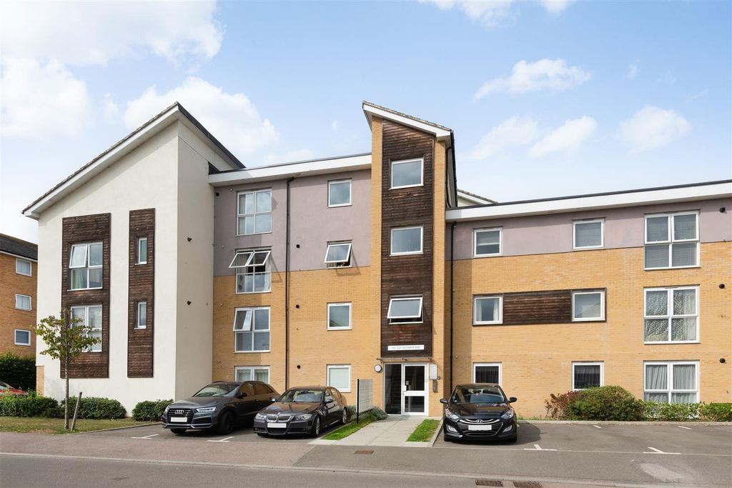Property photo 1 of 12 Olympia Way, Whitstable