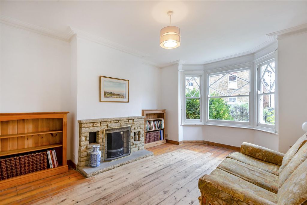 Property photo 3 of 24 8651454-Interior01.Jpg