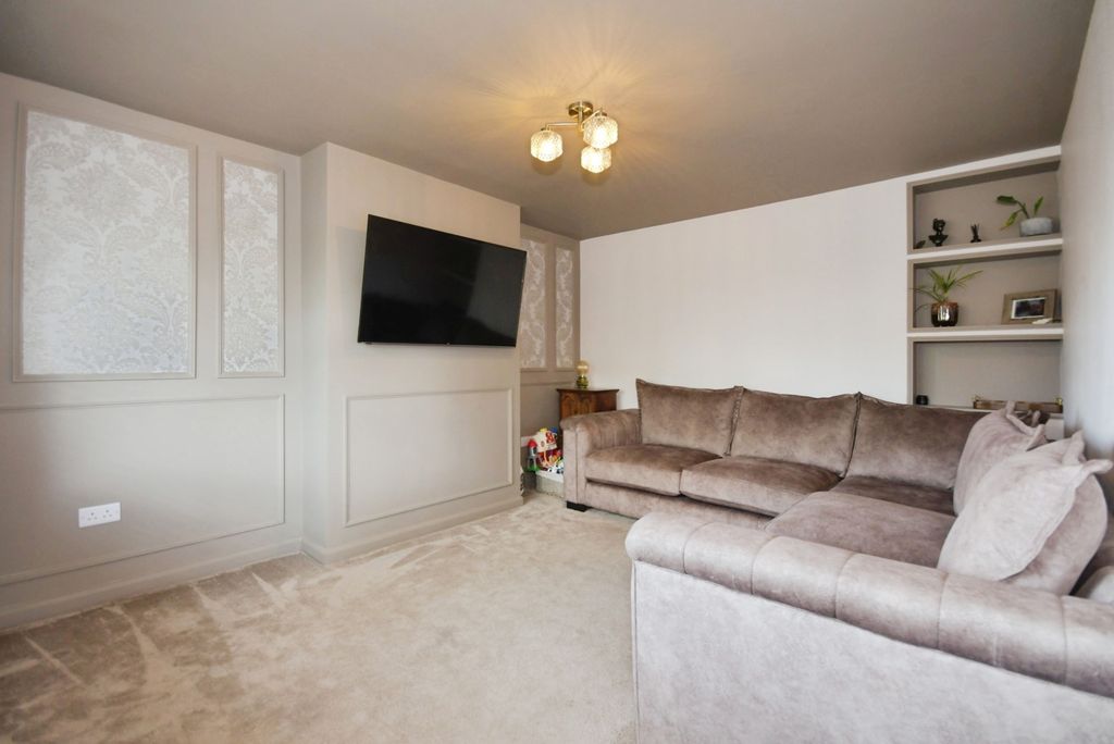 Property photo 3 of 22 Pbox-Img.Jpg