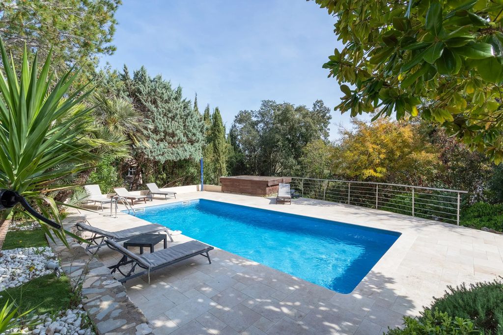 Property photo 1 of 45