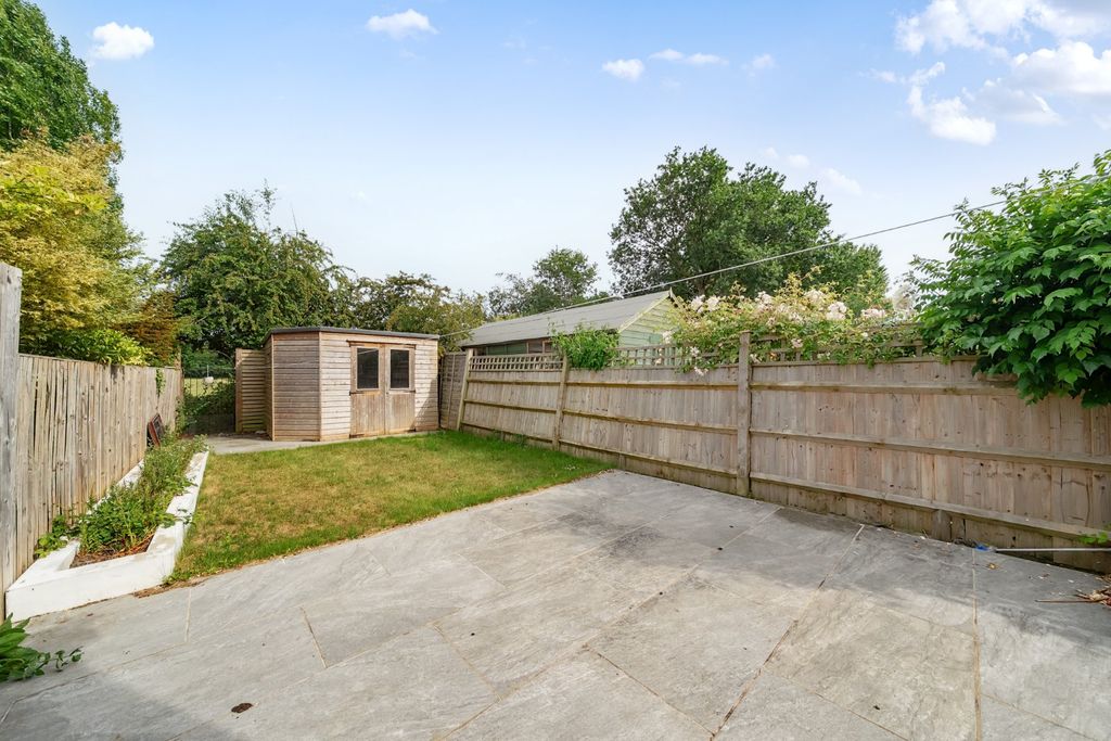 Property photo 2 of 8 Picture No. 14