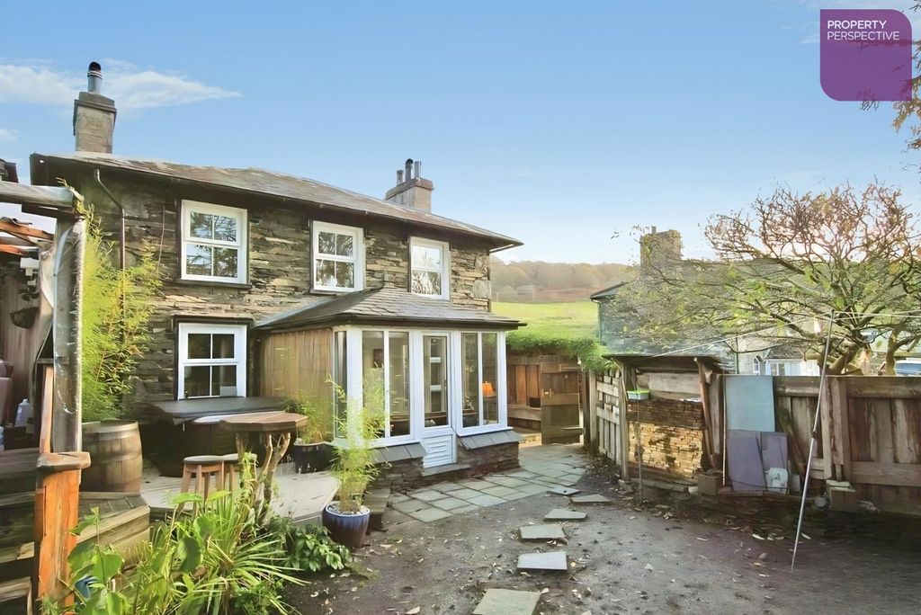 Property photo 1 of 17 External