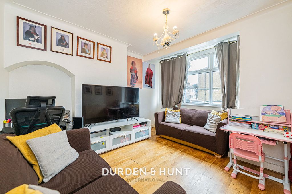 Property photo 2 of 19