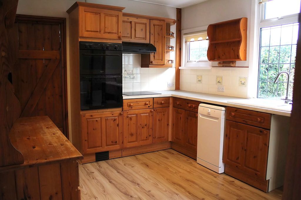 Property photo 2 of 16 Kitchen