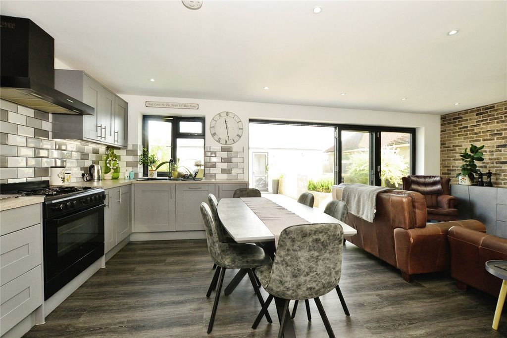 Property photo 2 of 16 Kitchen