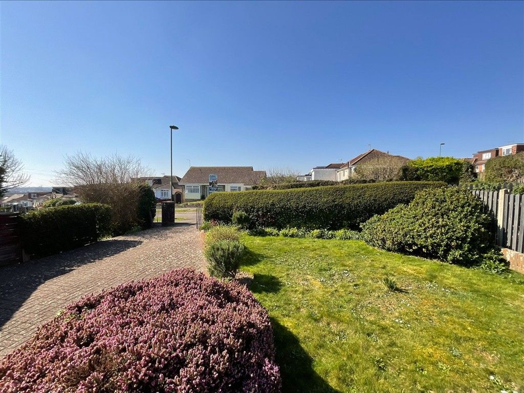 Property photo 3 of 18 Front Garden