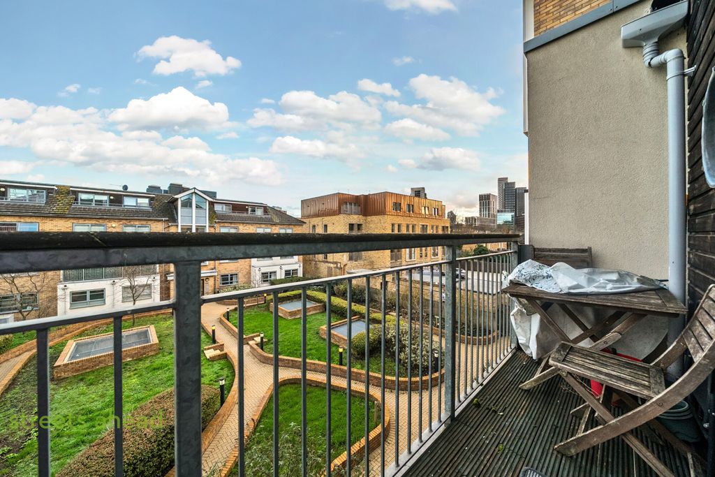 Property photo 3 of 20 A56F1E58-256B-4Dd...