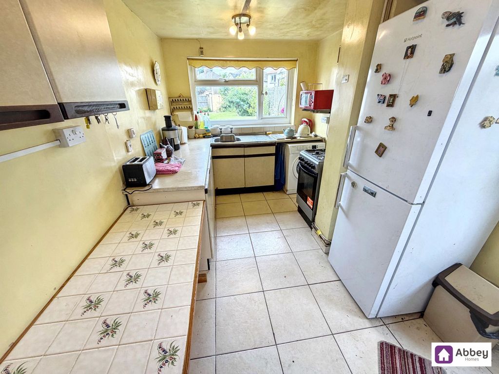 Property photo 3 of 14 Kitchen