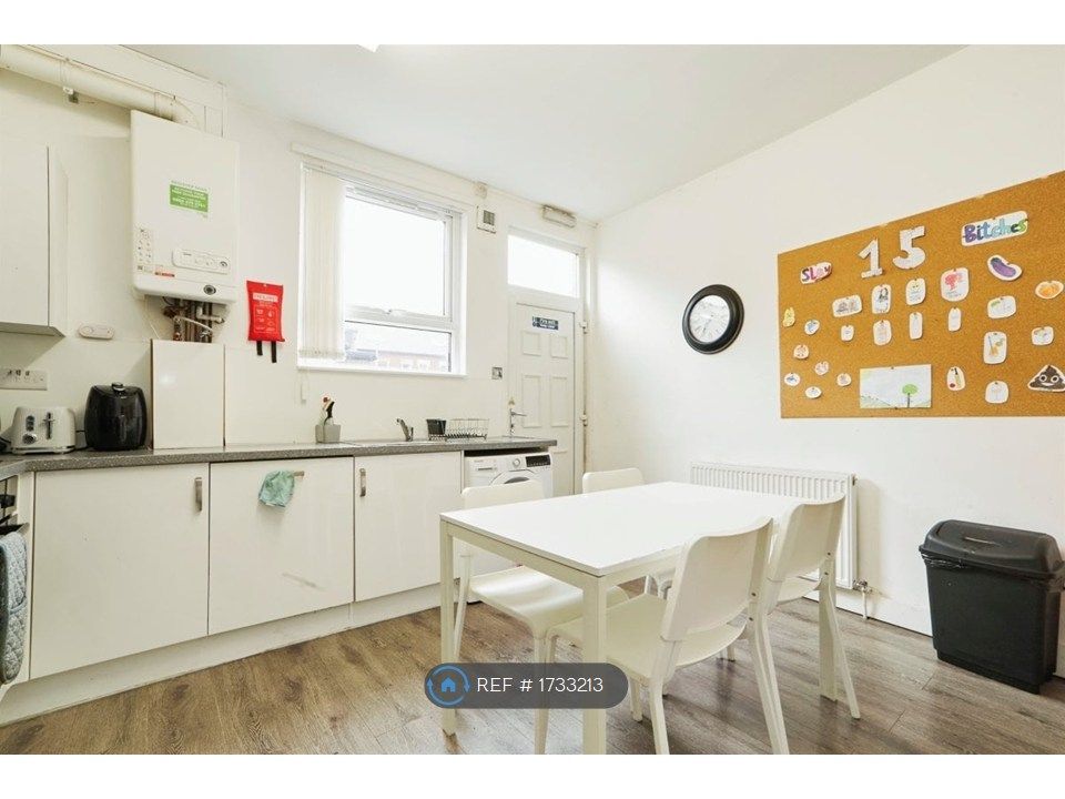 Property photo 2 of 9 Kitchen View 1